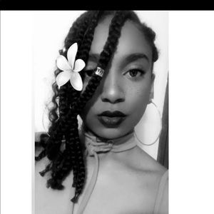 Meet your Posher, Nelie